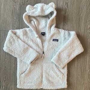 Patagonia White Fleece Kids Hoodie size 4T